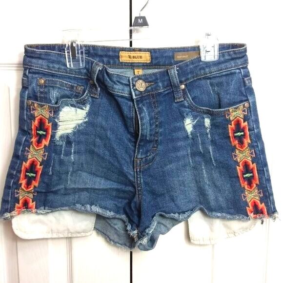 STS Blue Aztec Southwest Print Embroidered Distressed Jean Shorts Sz 7 - Picture 1 of 3